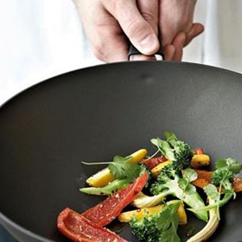 Scanpan är en liten värld av krukor och kokkärl