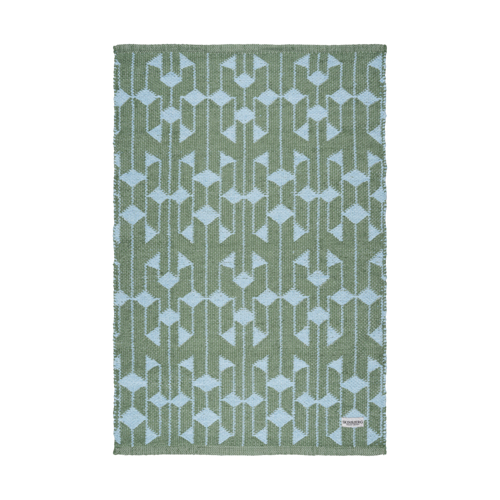 Se Grön & Blå matta av återvunnen plast B65xL170 ✔ Stort utbud av Skinbjerg Design ✔ Snabb leverans: 1 - 2 vardagar och billig frakt - Artikelnummer: SBD-300147L och streckkod / Ean: i lager - Rea på Plastmattor Spara upp till 51% - Över 785 välkända varumärken på rea